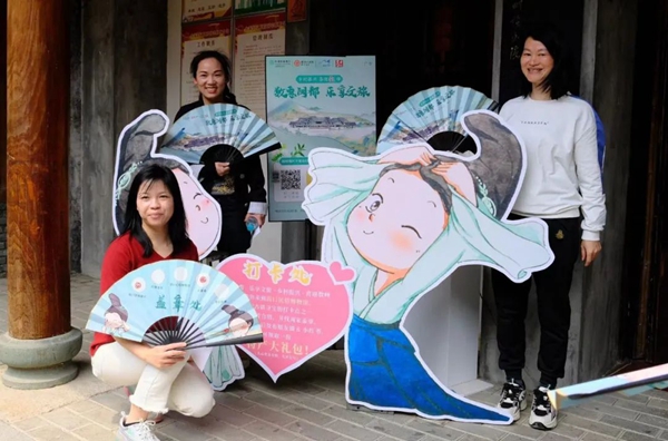 非遗灯会照亮乡村童画数字IP探索公益的可持续路径